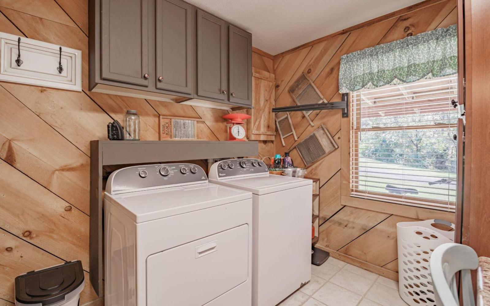 Wooded Bliss Hot Tub Single Level Cabin With No Steps Rocking Chairs And Wooded Views Pigeon Forge Luaran gambar