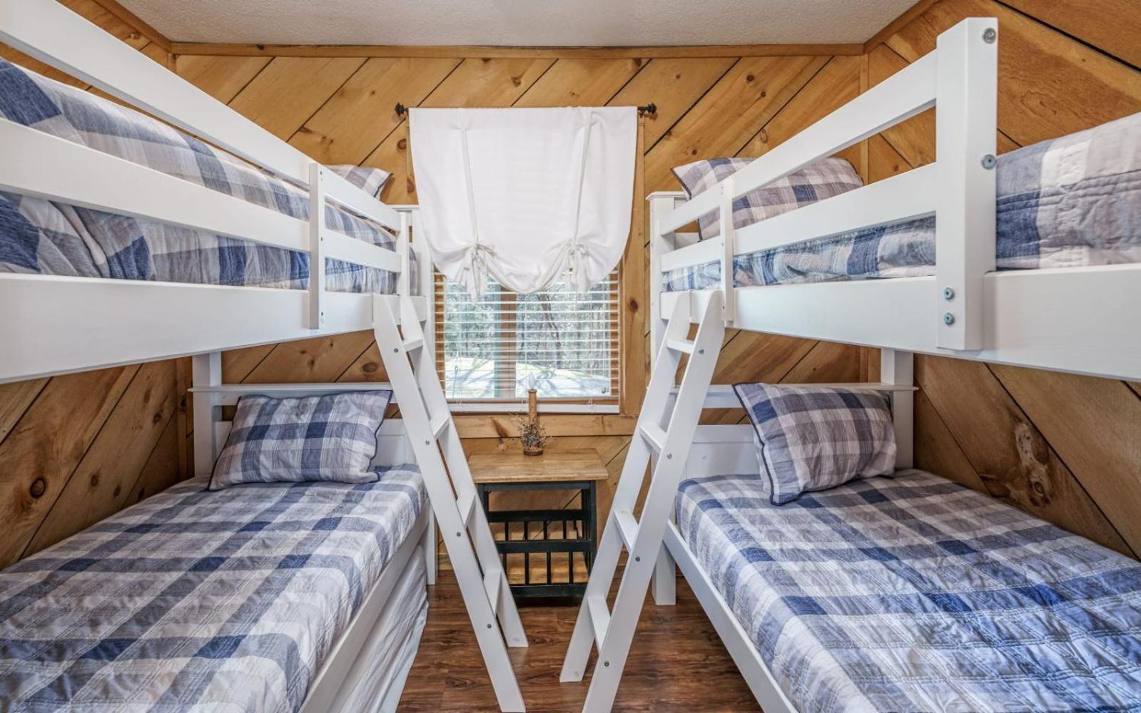 Wooded Bliss Hot Tub Single Level Cabin With No Steps Rocking Chairs And Wooded Views Pigeon Forge Luaran gambar