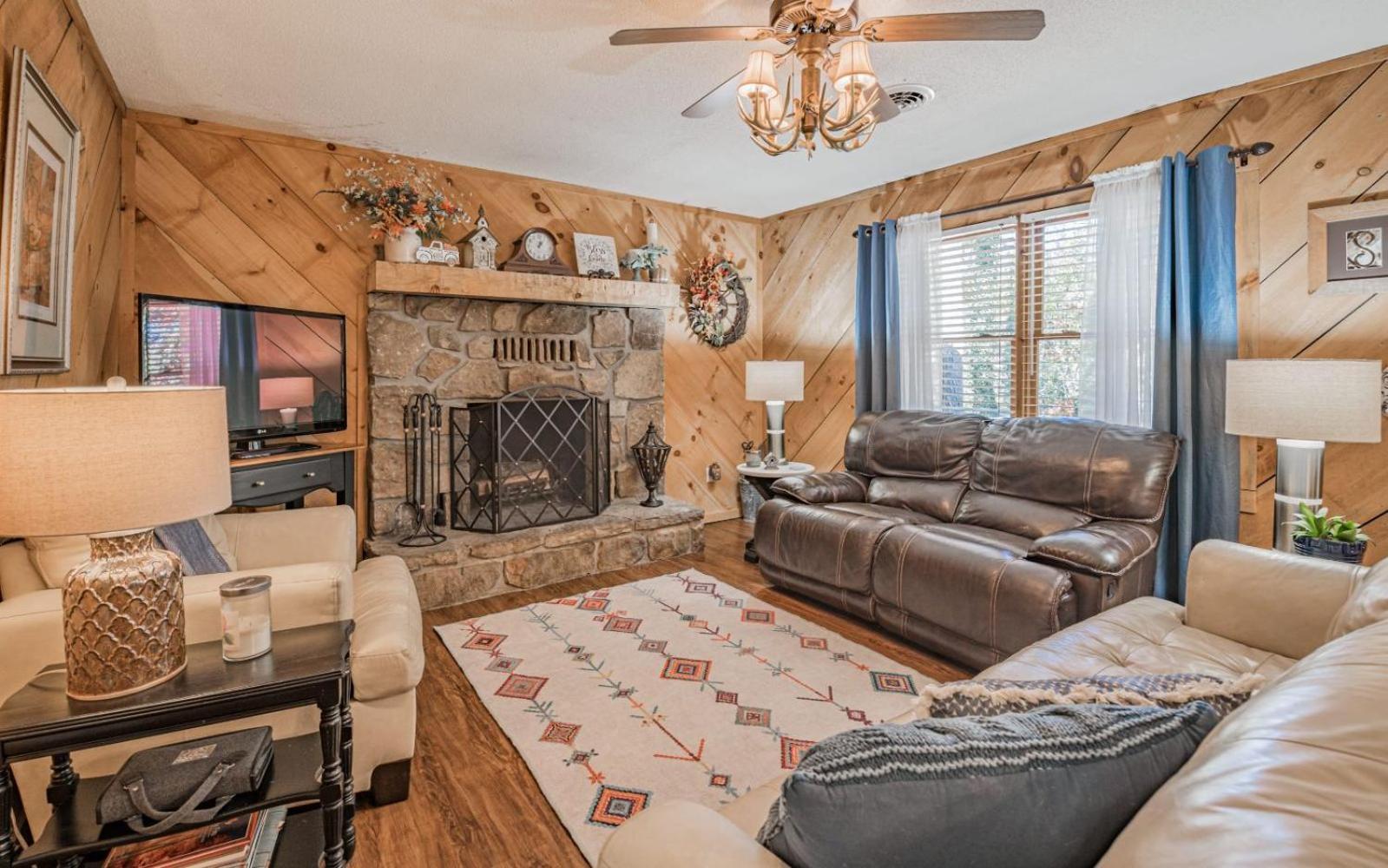 Wooded Bliss Hot Tub Single Level Cabin With No Steps Rocking Chairs And Wooded Views Pigeon Forge Luaran gambar